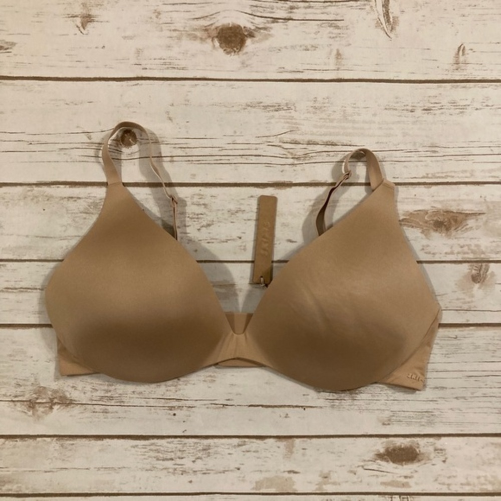 SKIMS Nude T-Shirt Bra